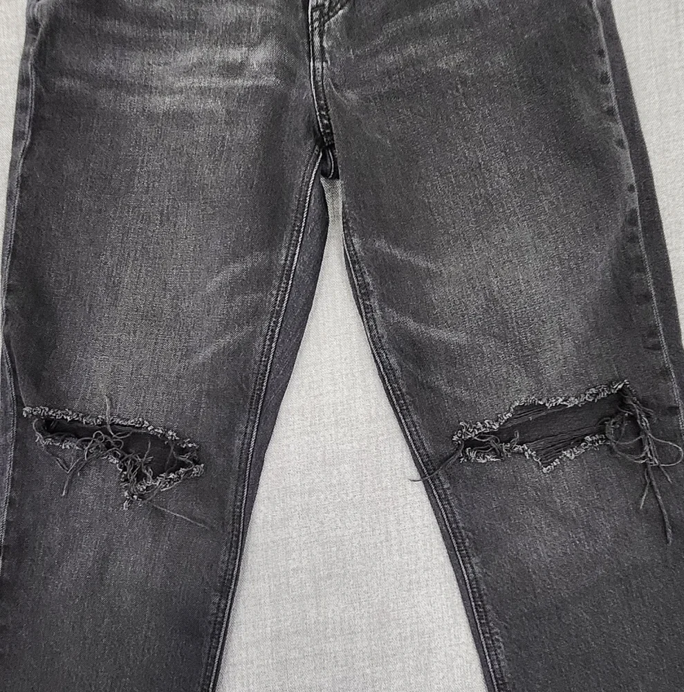 American Eagle Black & Grey Distressed Style Straight Leg Denim Jeans. 6 Short. - Picture 2 of 10